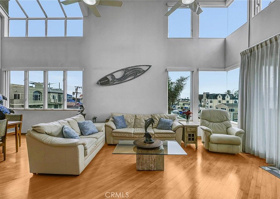 1st image of 16745 Bayview Dr APT B