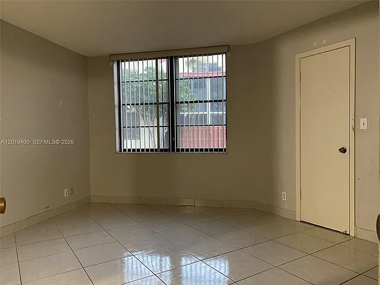 210 Lake Pointe Dr #114 — Photo 12