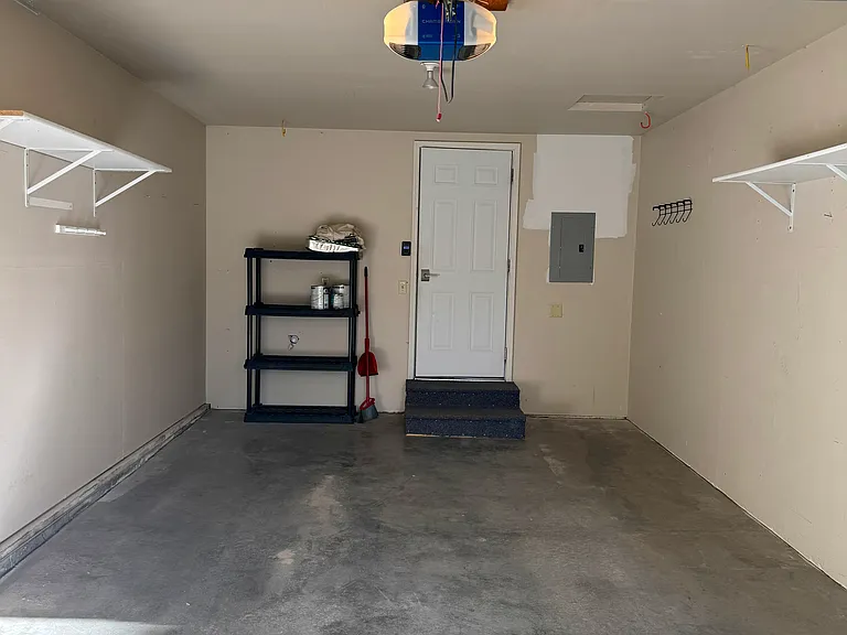 106 E College St — Photo 37