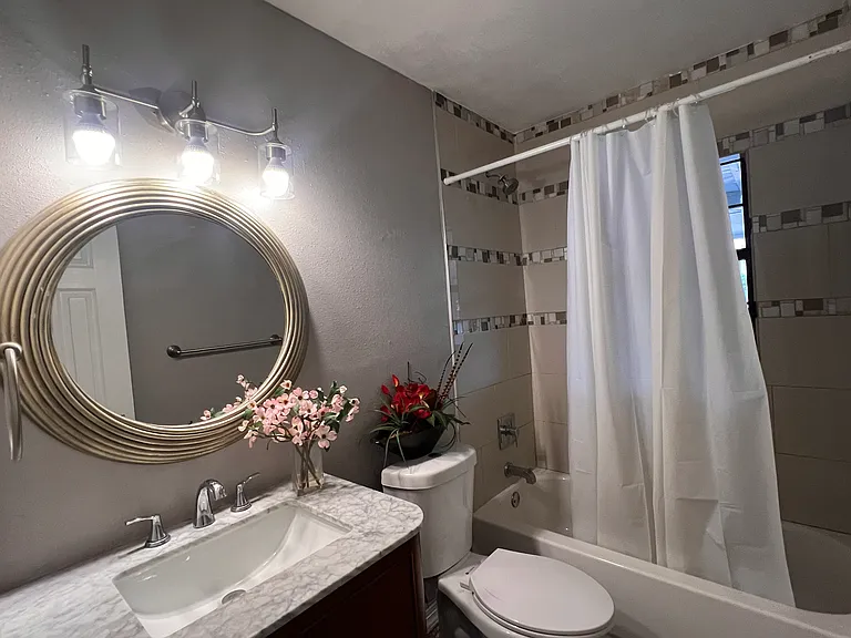 2111 S West Shore Blvd — Photo 6