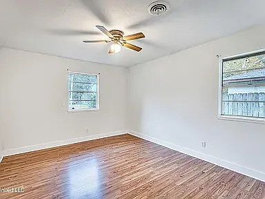 126 Lafayette Cir — Photo 15