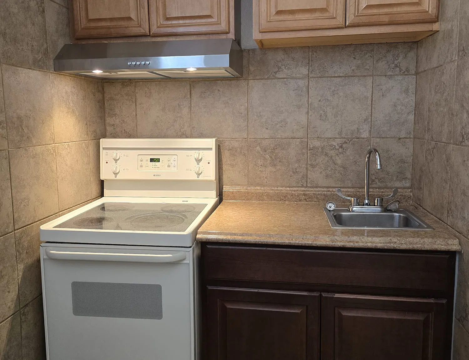 Studio, 200 sqft, $800 — Photo 1