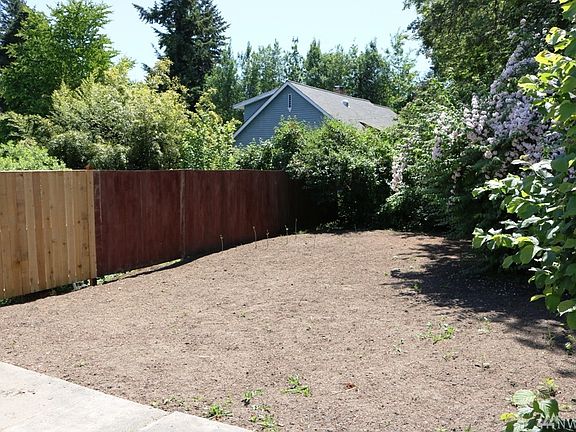 3rd image of 1334 Whitney Ave