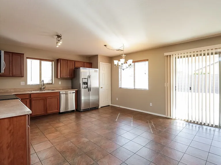3855 W Belle Ave — Photo 5