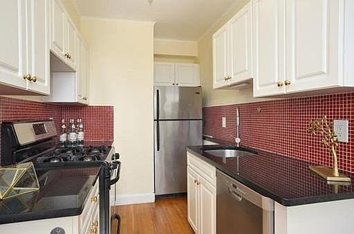5th image of 1454 Beacon St #U742