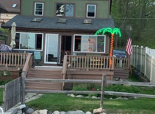 3605 Lakeshore Dr, Lapeer, MI 48446