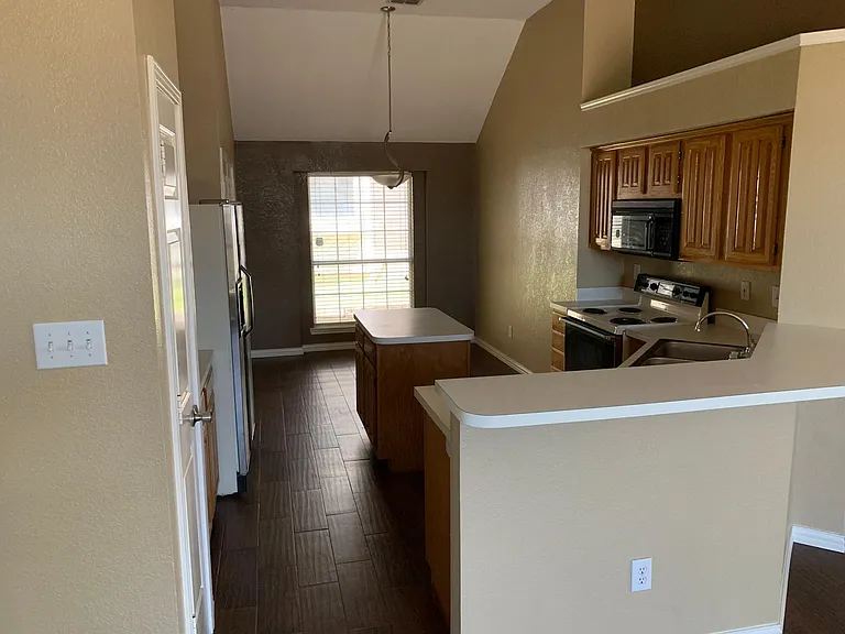 18504 Shadow Ridge Dr — Photo 5