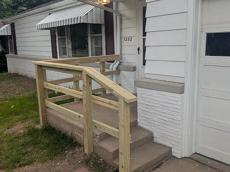 1252 E Cozy St — Photo 2