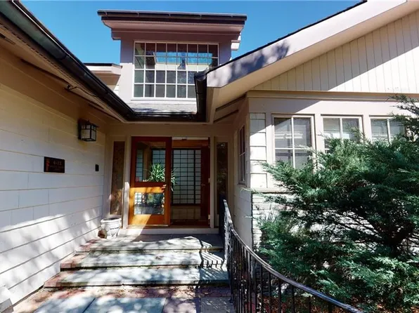 4-12 Singing Woods Road, Norwalk, CT 06850