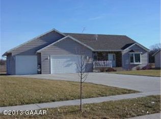 1821 Summer Ln, Alexandria, MN 56308