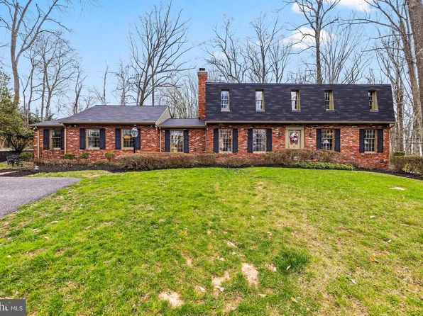 13701 Summer Hill Dr, Phoenix, MD 21131