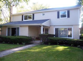 1809 N Mura Ln, Mount Prospect, IL 60056