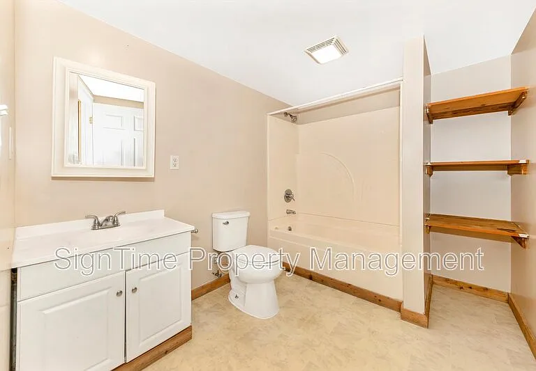 306 N Potomac St — Photo 12
