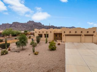 33 S Sixshooter Rd, Apache Junction, AZ 85119