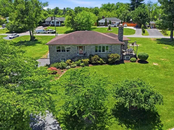 5989 Grove Hill Rd, Frederick, MD 21703