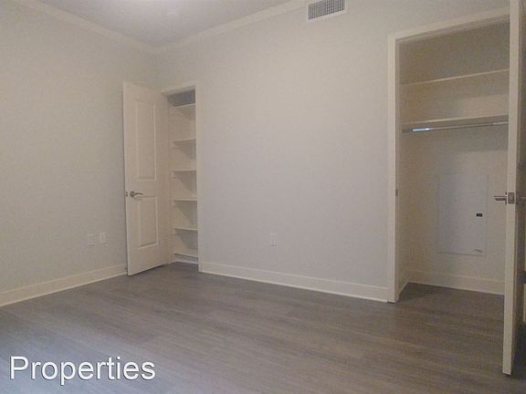 5th image of 5645 Farmdale Ave #213