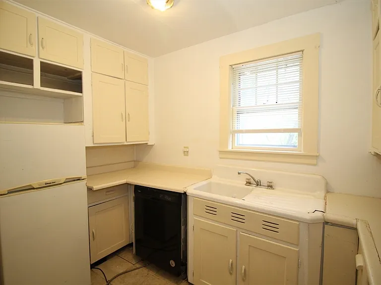 71 Ash St #1 — Photo 6
