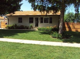 24 McCabe Dr, Streamwood, IL 60107