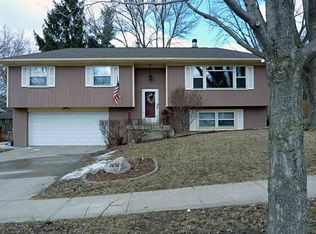 2630 Princeton Rd, Iowa City, IA 52245