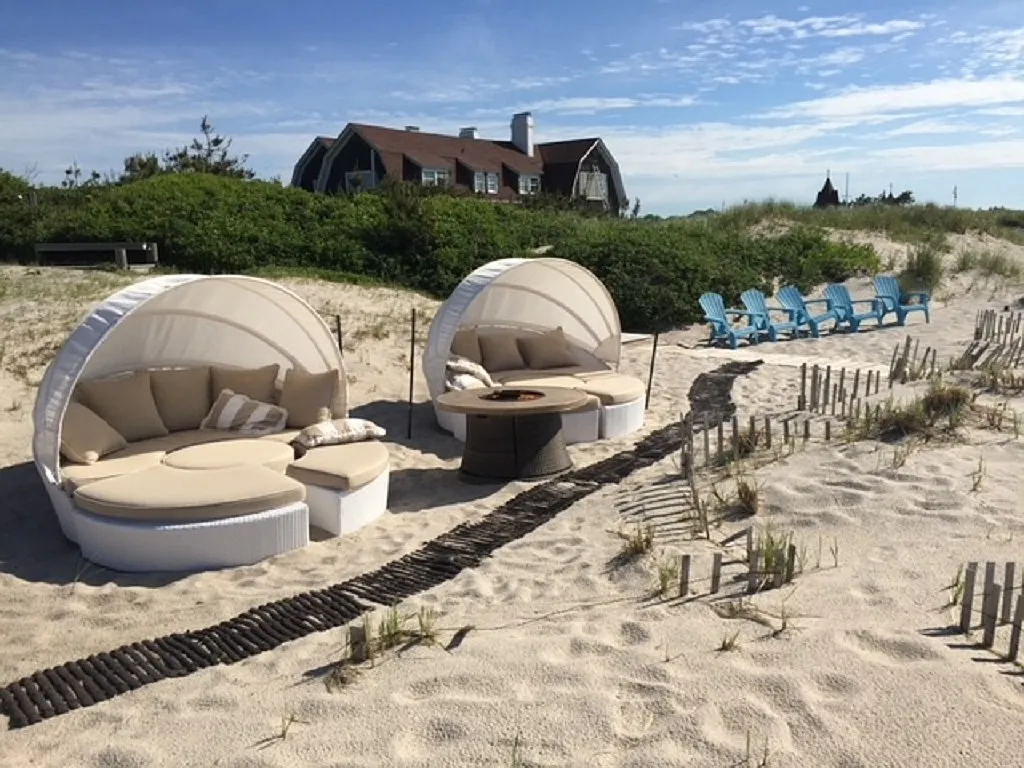 Luxurious Oceanfront Retreat on Gin Lane — Photo 3