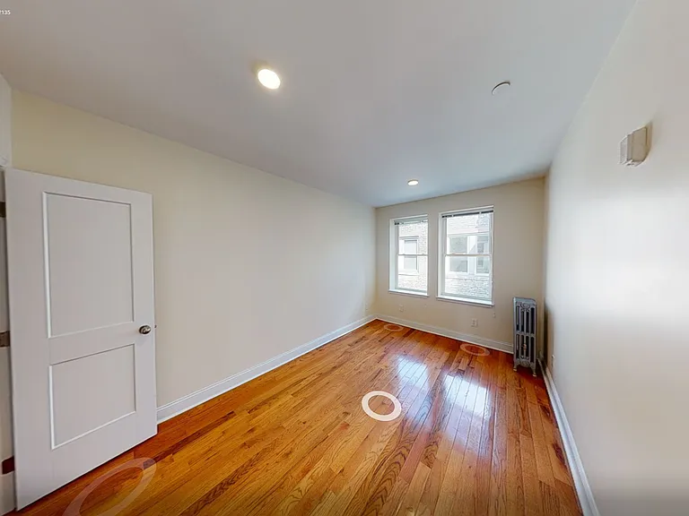 123 Sutherland Rd #1L — Photo 3
