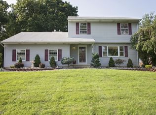 264 Greenbrook Rd, Green Brook, NJ 08812