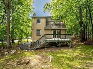 132 Cottonwood Ct, Milford, PA 18337
