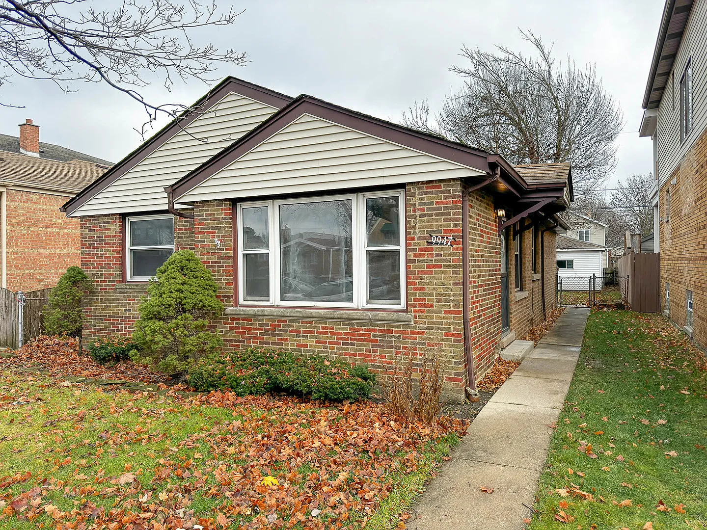9947 S Washtenaw Ave photo 1
