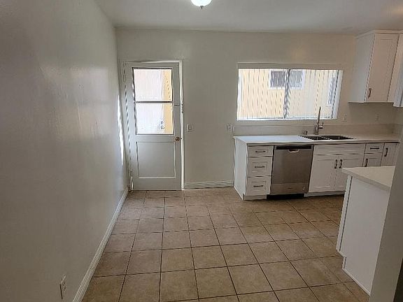 2nd image of 332 W Milford St #2