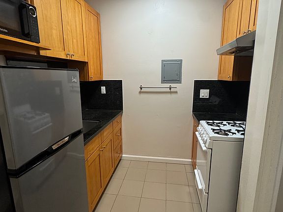 5th image of 2339 California St #11