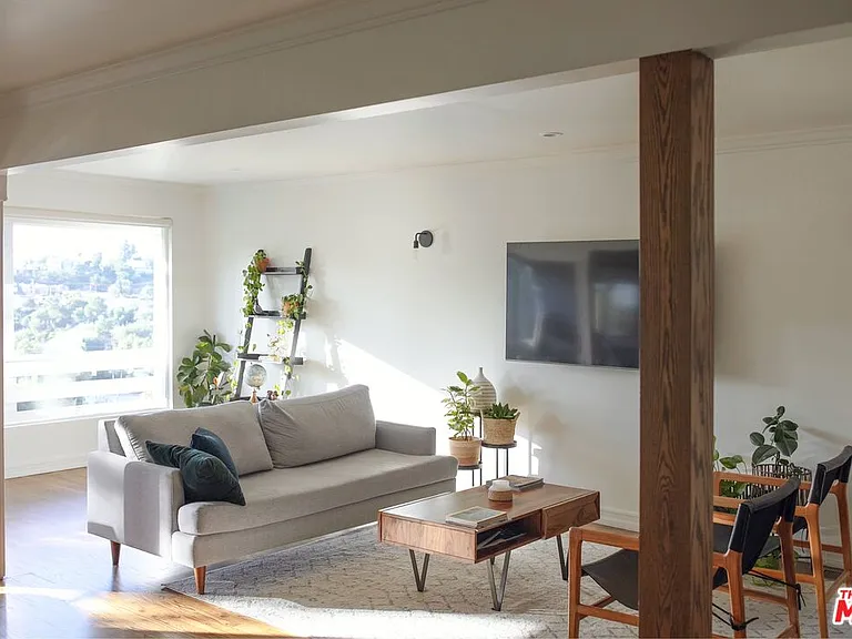 1112 Montecito Dr — Photo 8