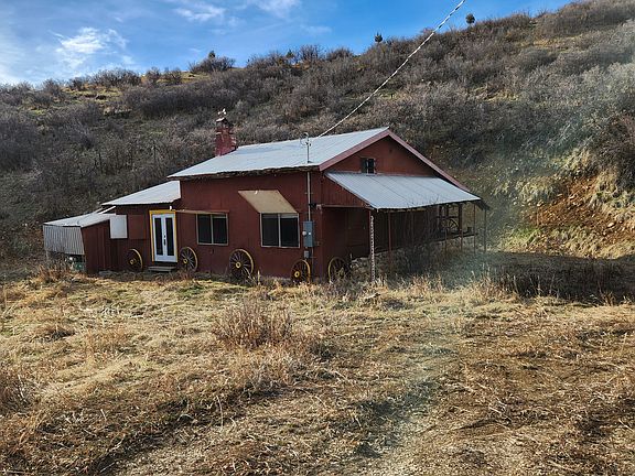 2nd image of 960 Wide Hollow Rd #9