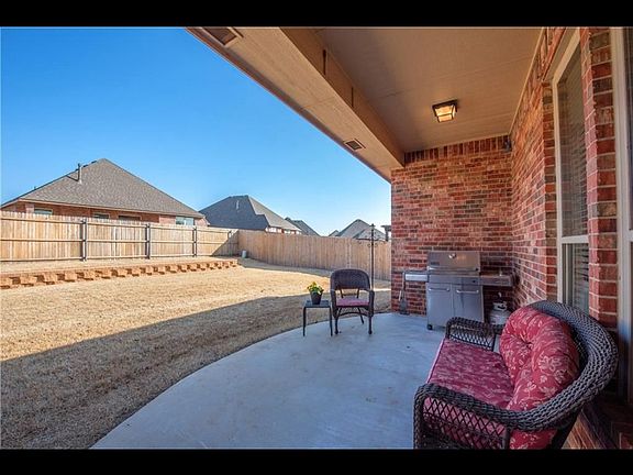 3rd image of 6017 NW 152nd St