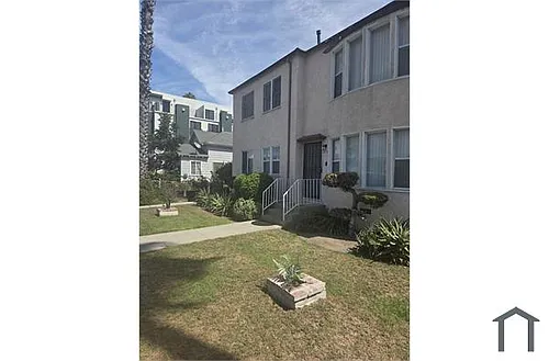 2318 1/2 S Ridgeley Dr Photo 1
