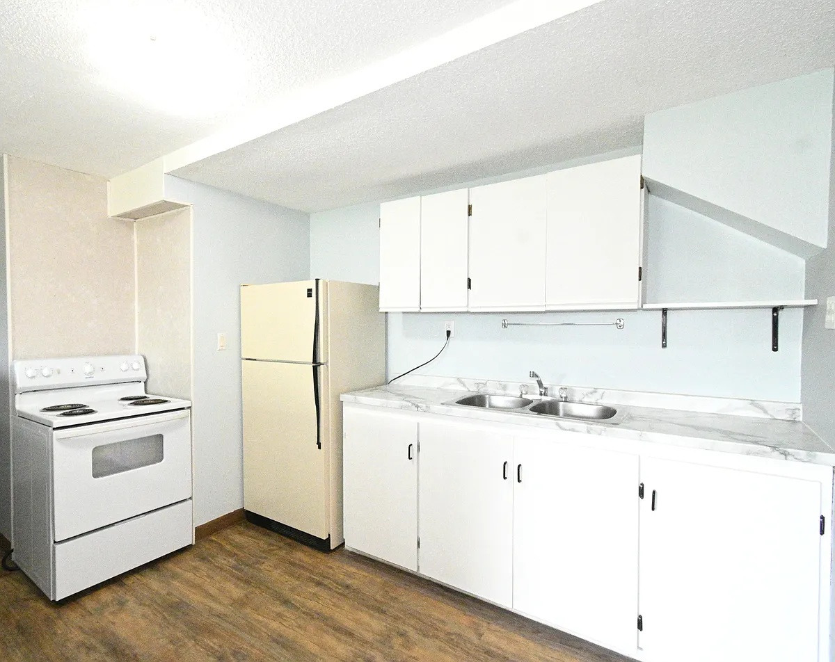 Building Photo - 1426 Nation Cres #B