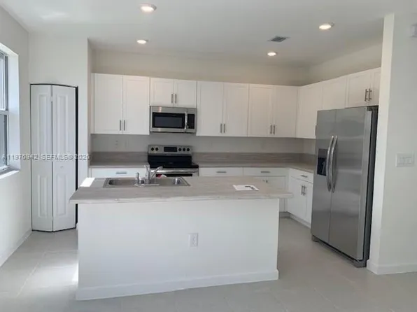 2608 SE 11th St #2608, Homestead, FL 33035