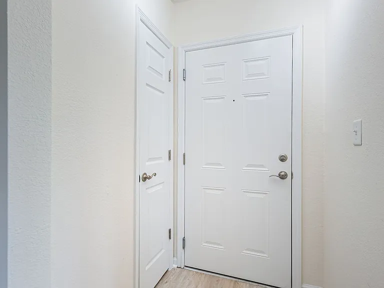 251 Pompano Dr SE #D — Photo 26