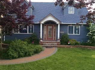 2810 Whaleneck Dr, Merrick, NY 11566