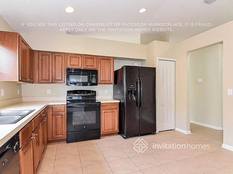 7623 Outerbridge St — Photo 8