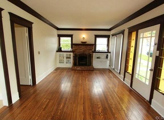 3rd image of 615 Emerald St