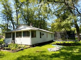 1562 Faithorn Ave, Crete, IL 60417