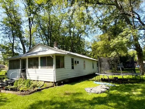1562 Faithorn Ave, Crete, IL 60417