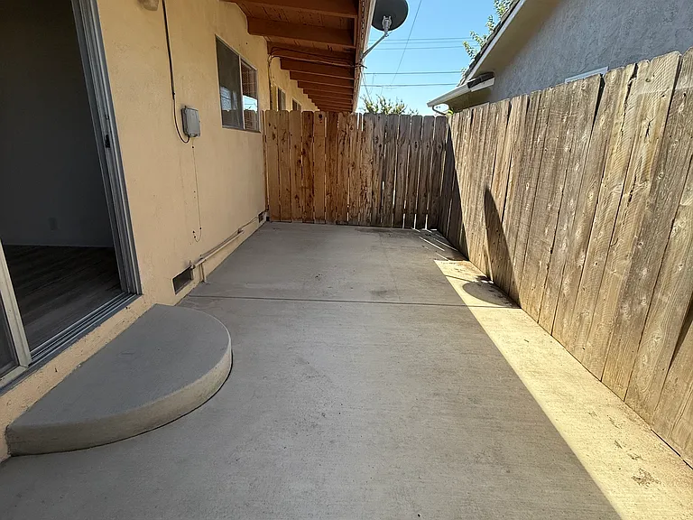 1400 W Lockeford St #5 — Photo 18