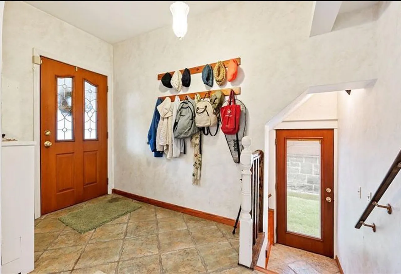 3 bed, 3000 sqft, $2,550 — Photo 4
