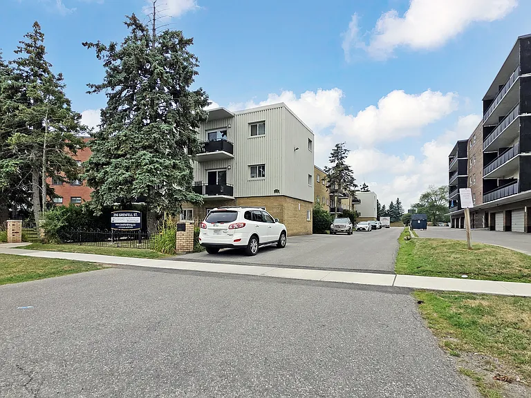 296 Grenfell St — Photo 27