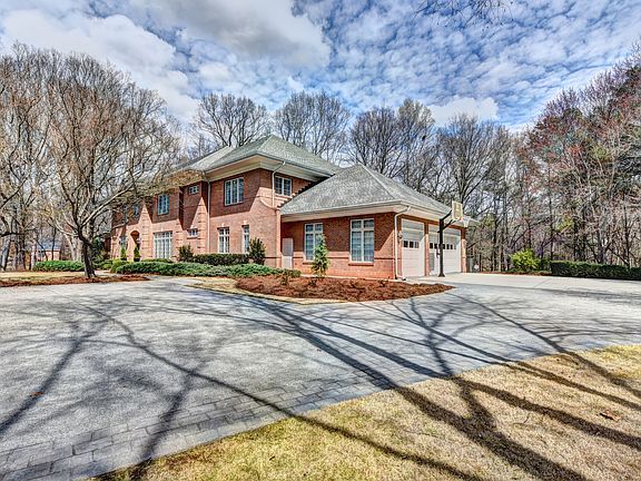 2nd image of 110 Wood River Ct