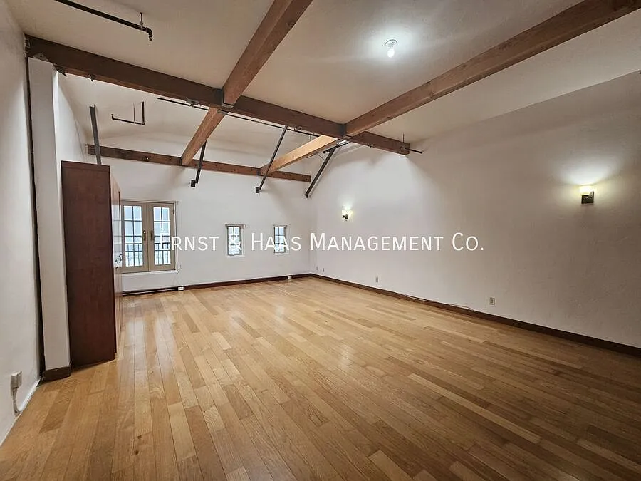 Stunning Artist Loft! — Photo 2