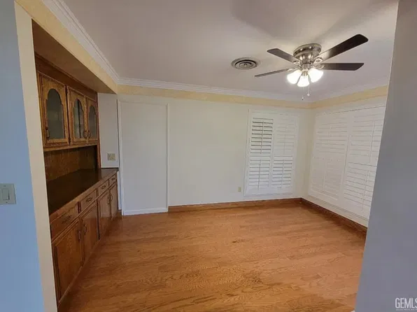 6918 Crestwood St, Bakersfield, CA 93308