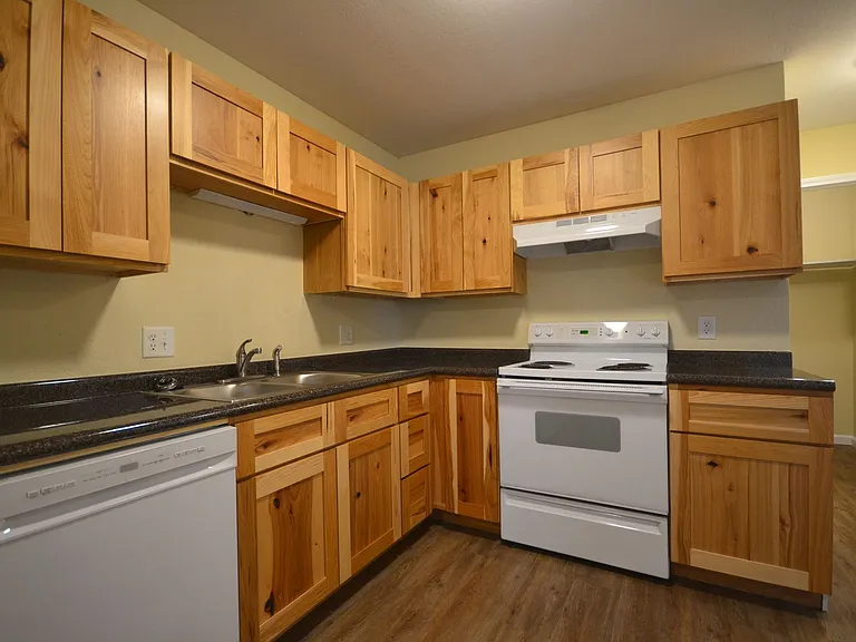 511 Church St — Photo 1