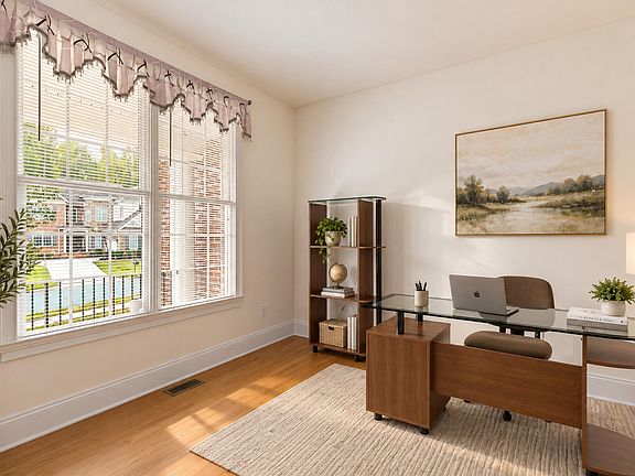 5th image of 206 Sagerview Way